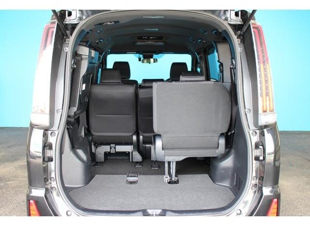 
								TOYOTA NOAH SI full									