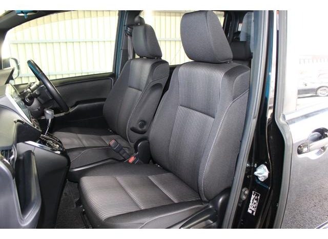 
								TOYOTA NOAH SI full									