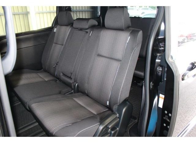 
								TOYOTA NOAH SI full									