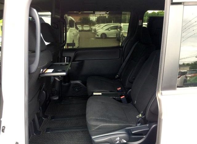 
								TOYOTA VOXY HYBRID V full									