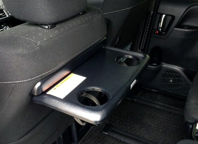 
								TOYOTA VOXY HYBRID V full									