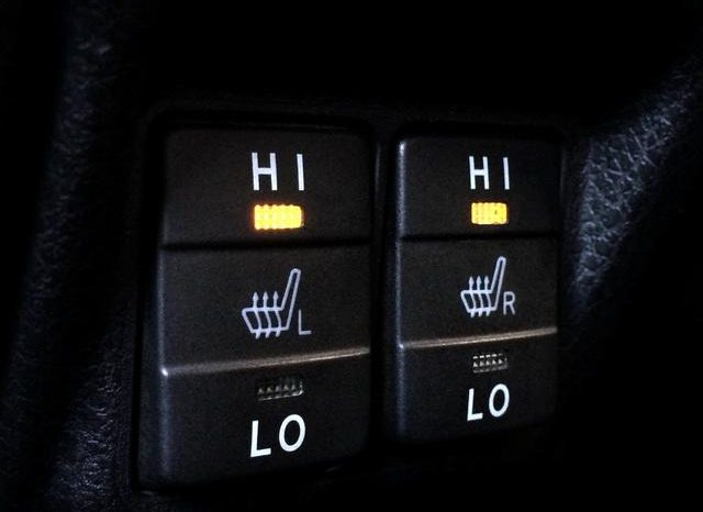 
								TOYOTA VOXY HYBRID V full									