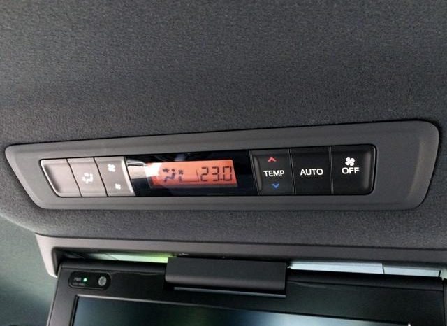 
								TOYOTA VOXY HYBRID V full									