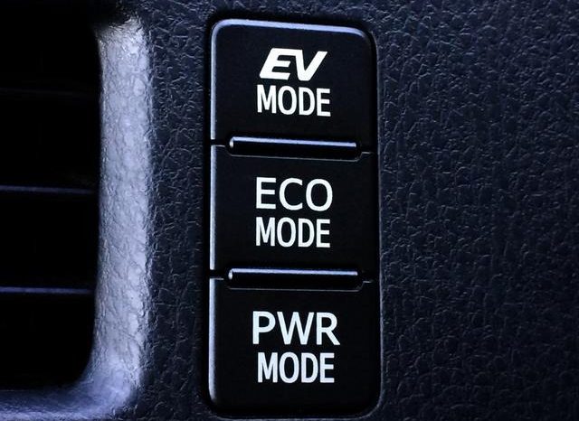 
								TOYOTA VOXY HYBRID V full									