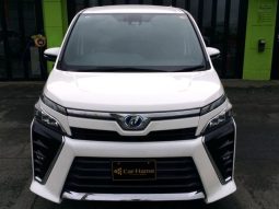 TOYOTA VOXY HYBRID ZS