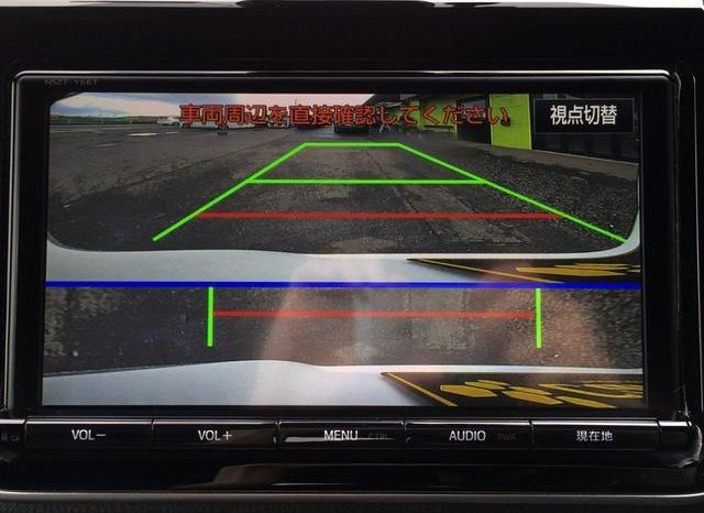 
								TOYOTA VOXY HYBRID ZS full									
