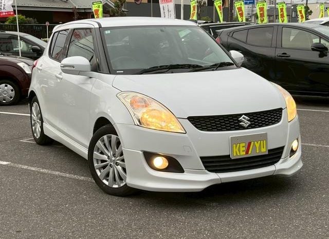
								SUZUKI SWIFT RS full									