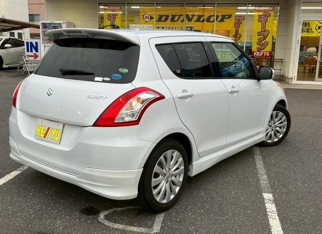 
								SUZUKI SWIFT RS full									