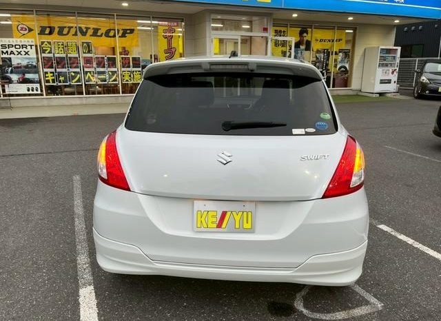
								SUZUKI SWIFT RS full									