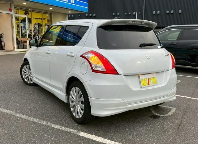 
								SUZUKI SWIFT RS full									