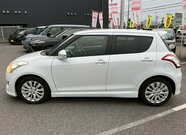 
								SUZUKI SWIFT RS full									