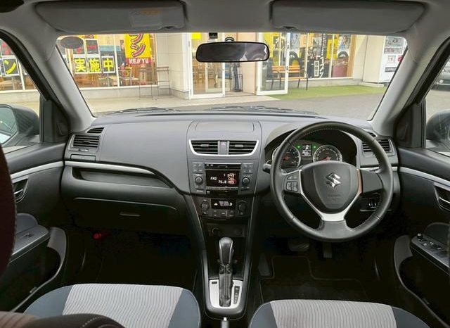 
								SUZUKI SWIFT RS full									