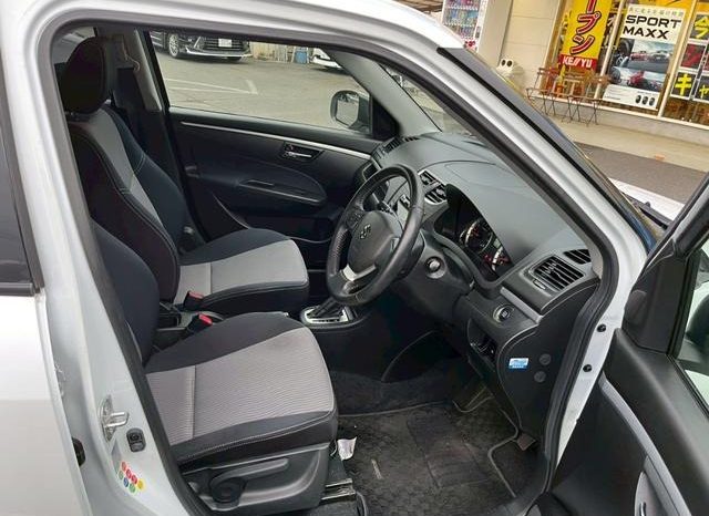 
								SUZUKI SWIFT RS full									
