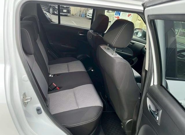 
								SUZUKI SWIFT RS full									