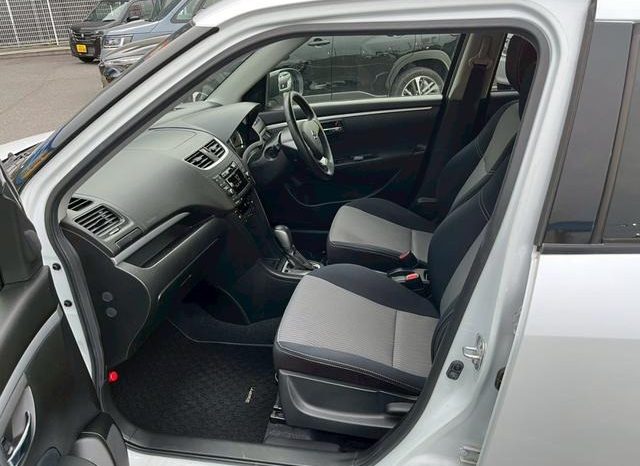 
								SUZUKI SWIFT RS full									