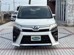 TOYOTA VOXY HYBRID ZS KIRAMEKI II