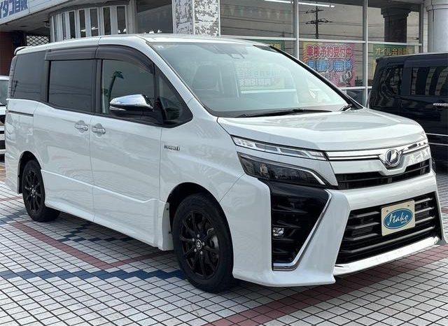 
								TOYOTA VOXY HYBRID ZS KIRAMEKI II full									