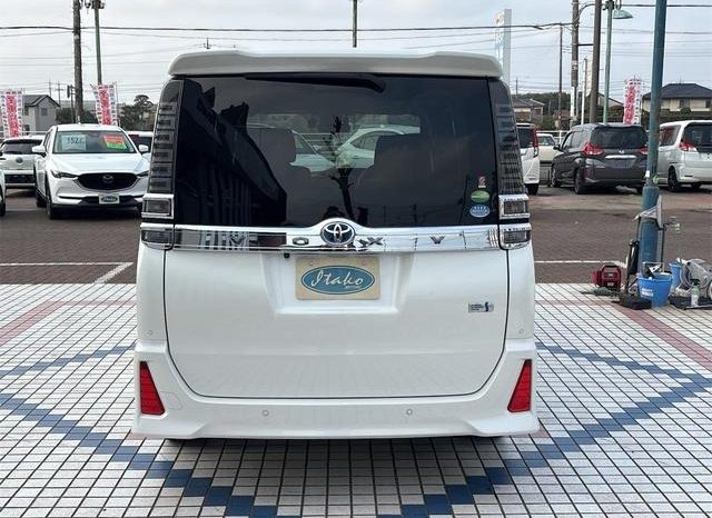 
								TOYOTA VOXY HYBRID ZS KIRAMEKI II full									