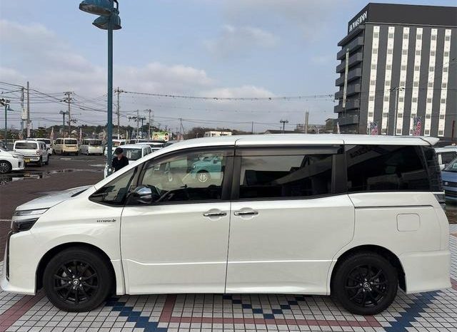 
								TOYOTA VOXY HYBRID ZS KIRAMEKI II full									
