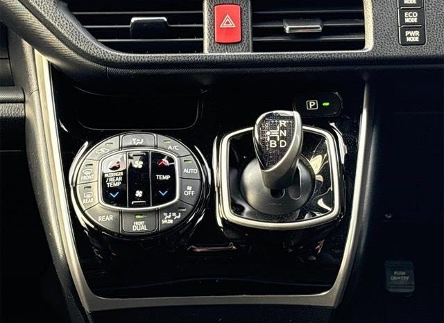 
								TOYOTA VOXY HYBRID ZS KIRAMEKI II full									