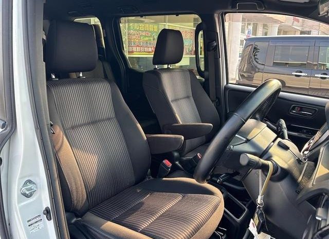 
								TOYOTA VOXY HYBRID ZS KIRAMEKI II full									
