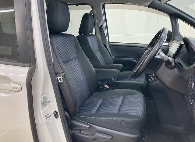
								TOYOTA NOAH SI full									