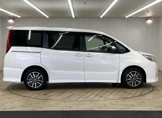 
								TOYOTA NOAH SI full									