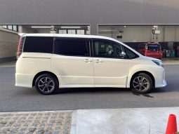 TOYOTA NOAH X
