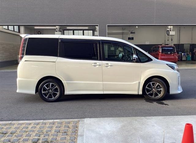 
								TOYOTA NOAH SI full									