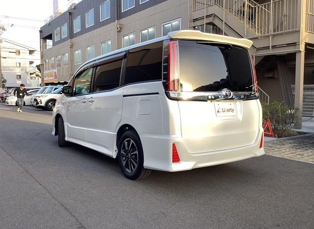 
								TOYOTA NOAH SI full									