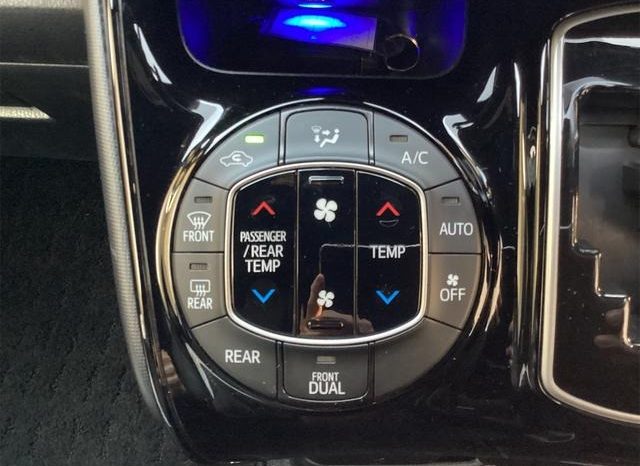 
								TOYOTA NOAH SI full									