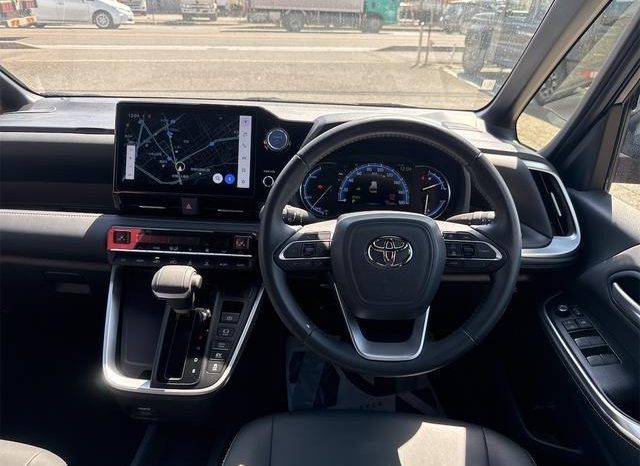
								TOYOTA NOAH HYBRID S-Z full									