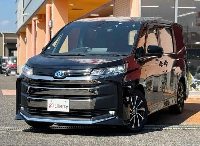 
								TOYOTA NOAH HYBRID S-Z full									