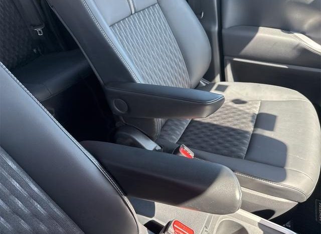 
								TOYOTA NOAH HYBRID S-Z full									