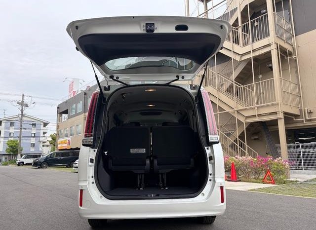 
								TOYOTA NOAH SI WxB II full									