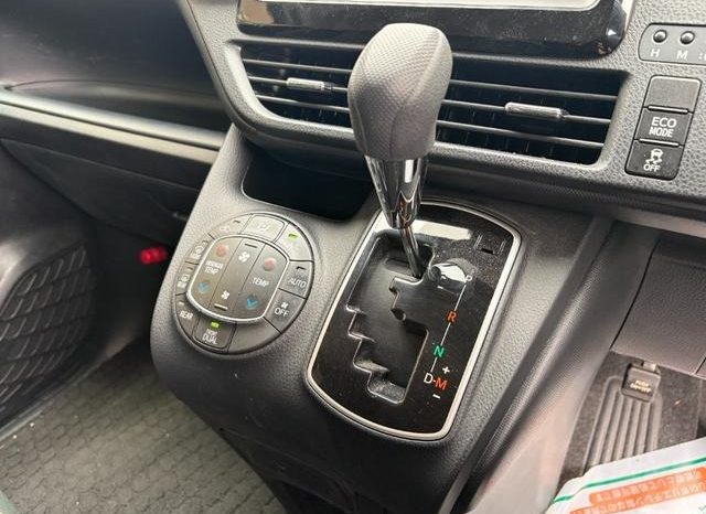 
								TOYOTA NOAH SI WxB II full									