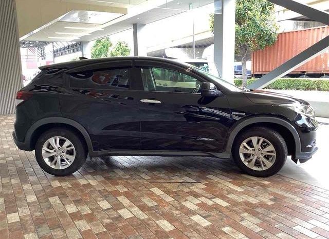 
								HONDA VEZEL HYBRID X full									