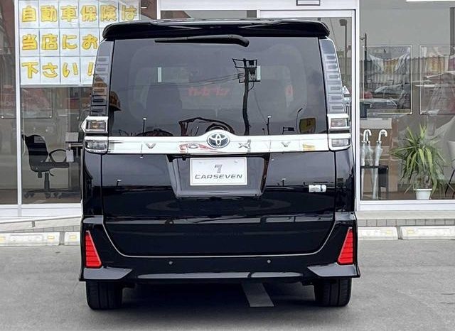 
								TOYOTA VOXY HYBRID ZS KIRAMEKI III full									