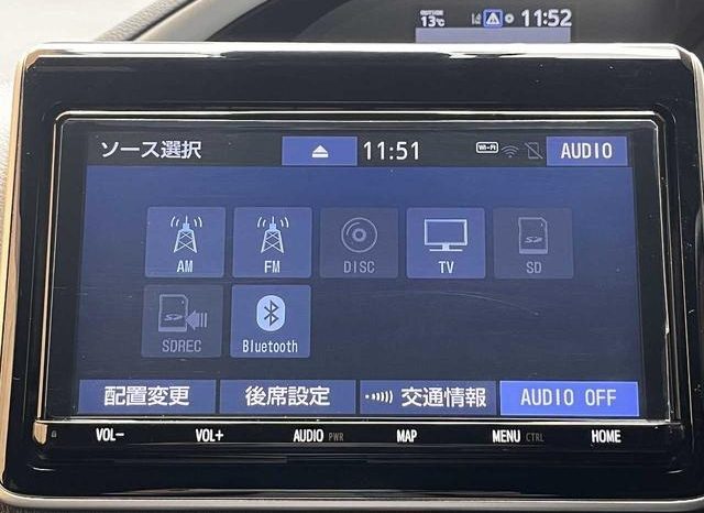 
								TOYOTA VOXY HYBRID ZS KIRAMEKI III full									