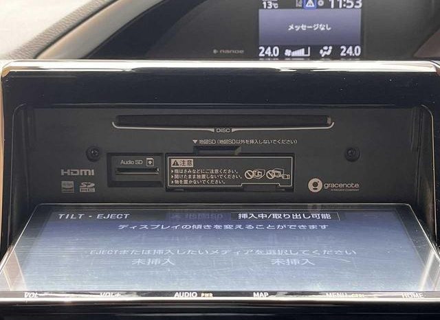 
								TOYOTA VOXY HYBRID ZS KIRAMEKI III full									
