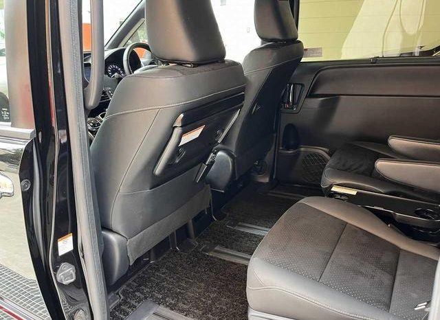 
								TOYOTA VOXY HYBRID ZS KIRAMEKI III full									