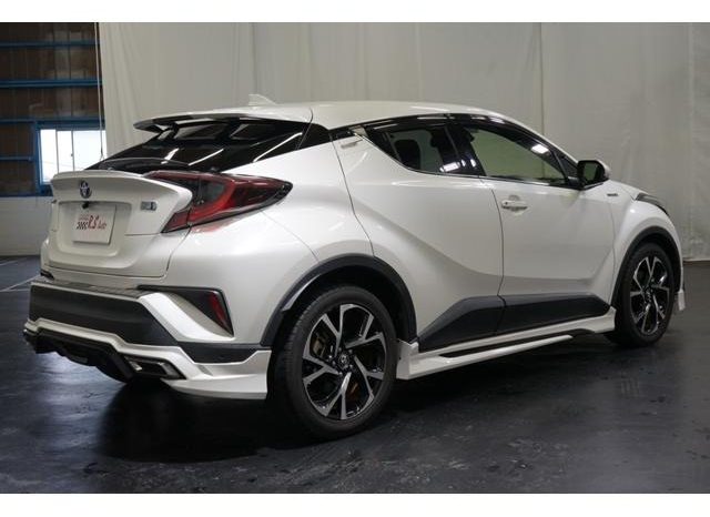 
								TOYOTA C-HR G full									