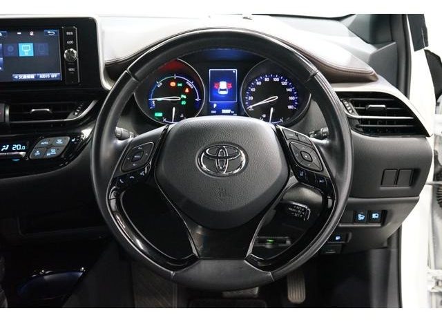 
								TOYOTA C-HR G full									