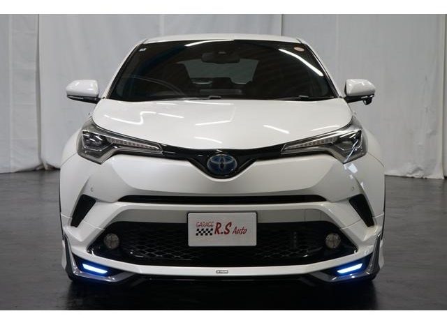 
								TOYOTA C-HR G full									