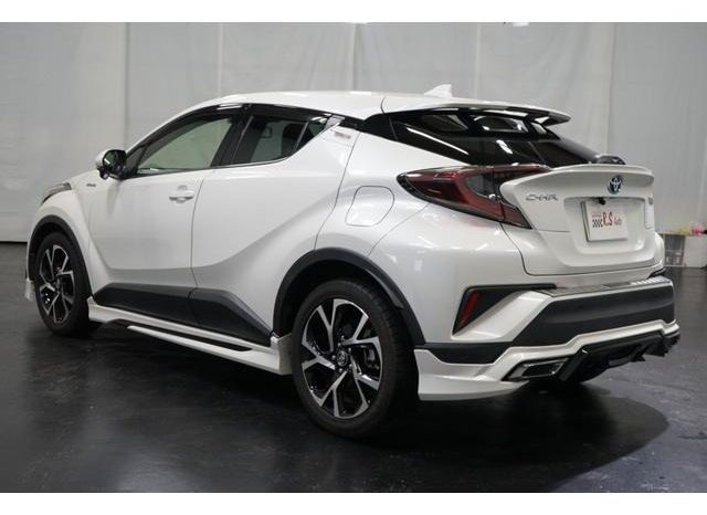 
								TOYOTA C-HR G full									
