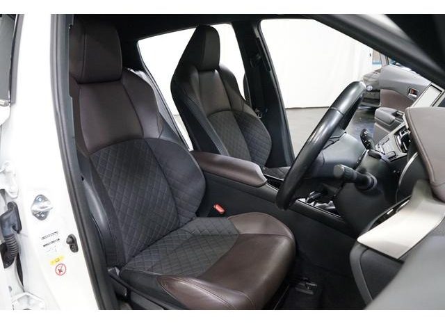 
								TOYOTA C-HR G full									
