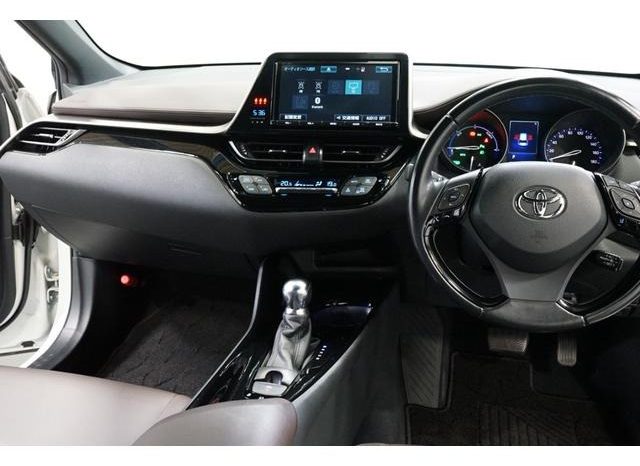 
								TOYOTA C-HR G full									