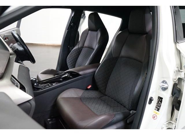 
								TOYOTA C-HR G full									