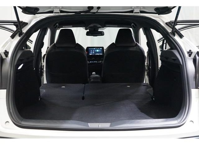 
								TOYOTA C-HR G full									