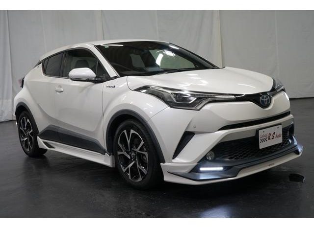 
								TOYOTA C-HR G full									
